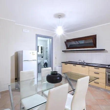 1 Bedroom Awesome In Lido