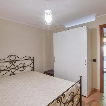 1 Bedroom Awesome In Lido * Катандзаро